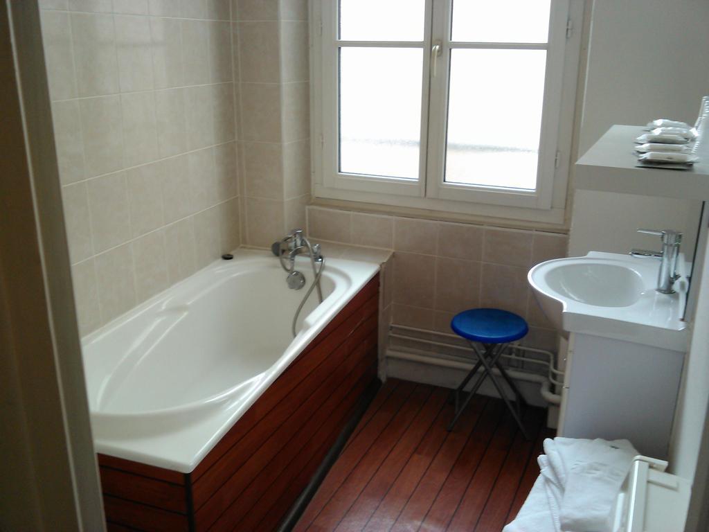 Du Commerce Hotel 2*